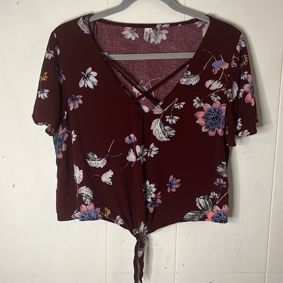 Mudd Tops - Mudd Floral Maroon‎ Croptop Size Large